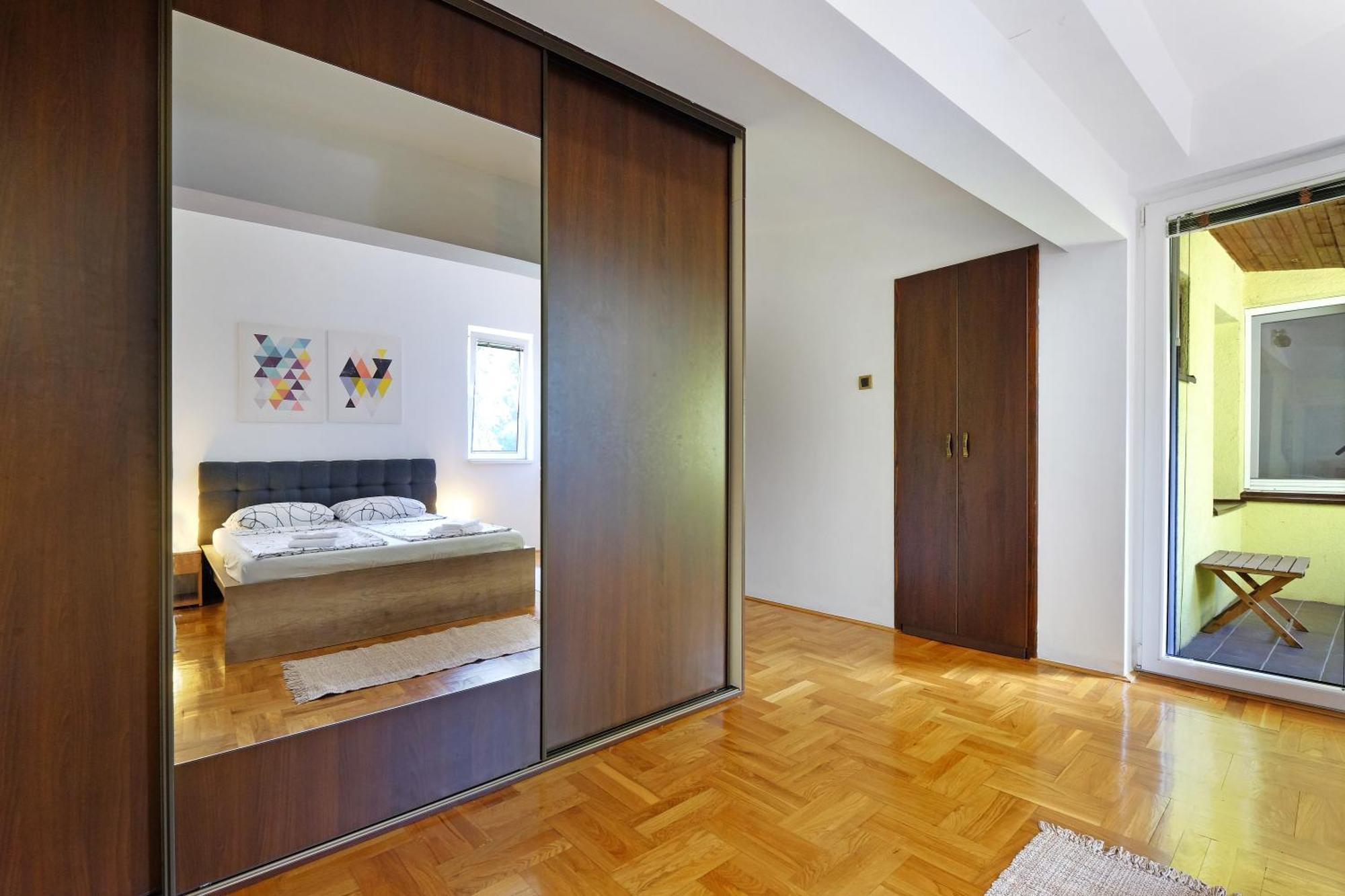 Red Tree Apartment Belgrade Luaran gambar